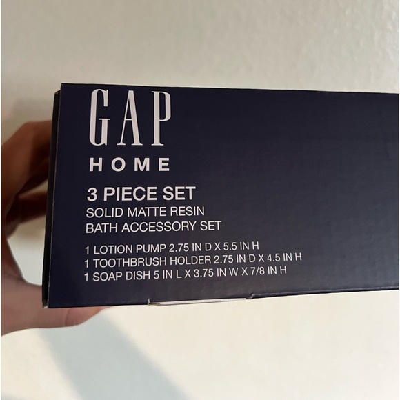 GAP HOME 3 PIECE BATH SET- Solid Matte Resin - Picture 4 of 5